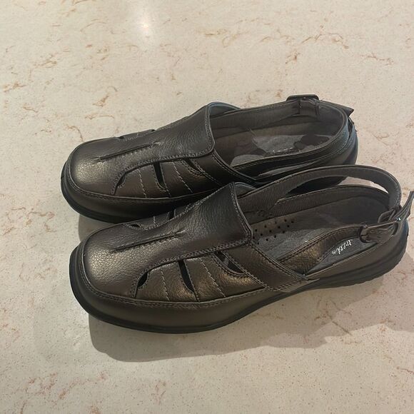 Comfort shoes with strap SZ 7 - Picture 2 of 9